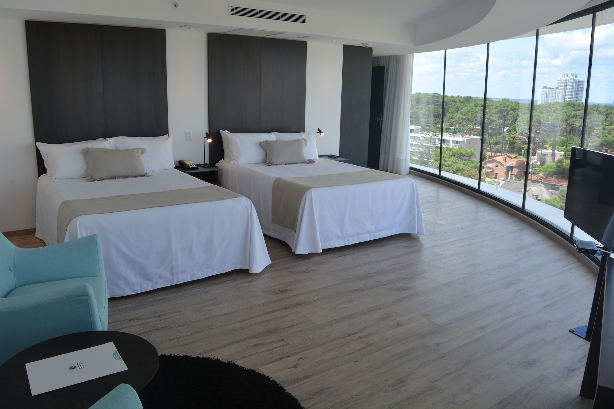 ROOM, QUADRUPLE, 2 QUEEN BEDS