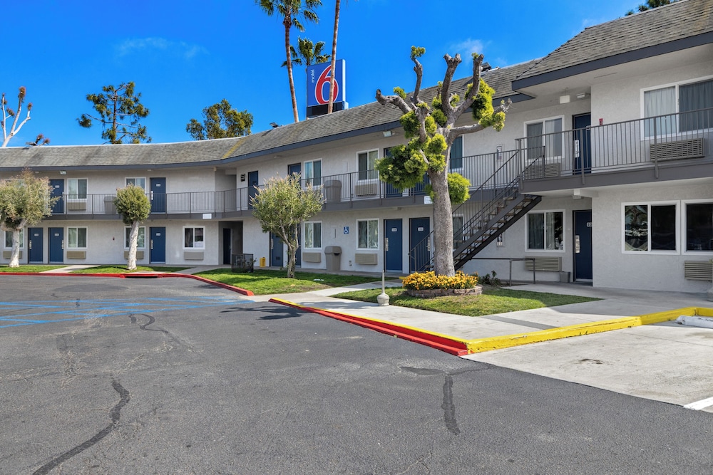 Motel6 San Diego, CA - North 43/61