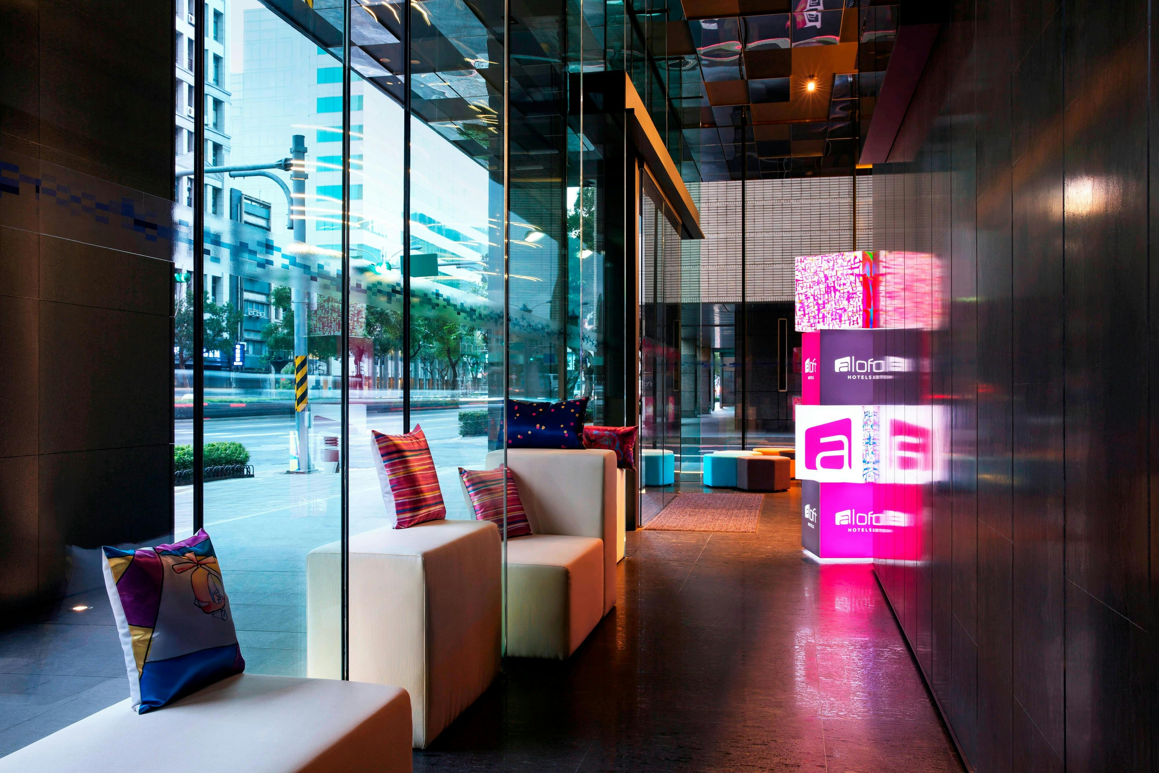 Aloft Taipei Zhongshan Hotel 21/36