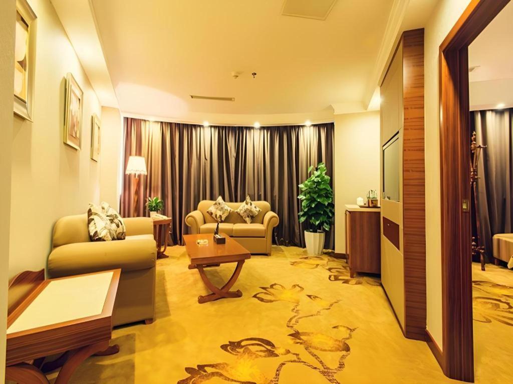 Babao Hotel 27/39