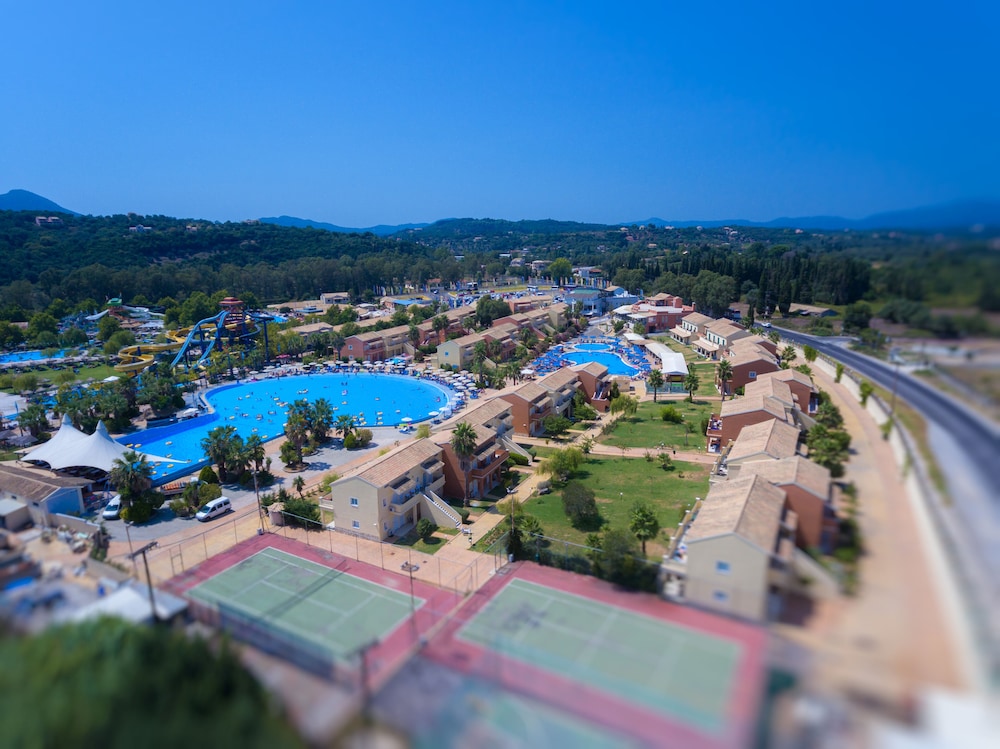 Aqualand Resort 84/87