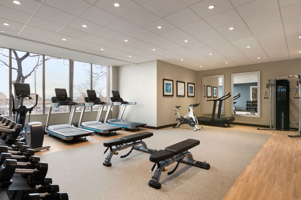 Embassy Suites By Hilton Toronto Airport 28/55