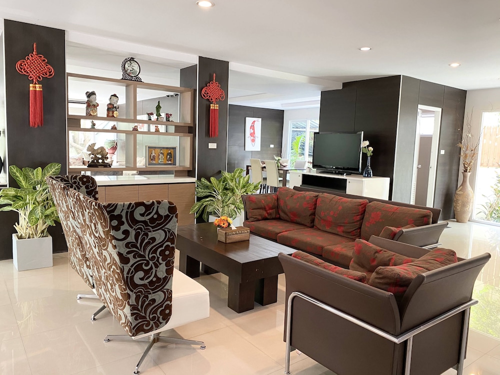 14 Place Sukhumvit Suites 42/66