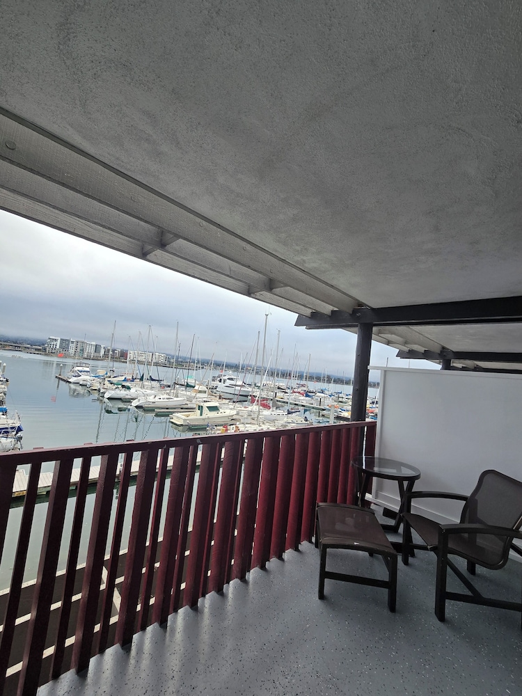 Marina Village Inn 26/50