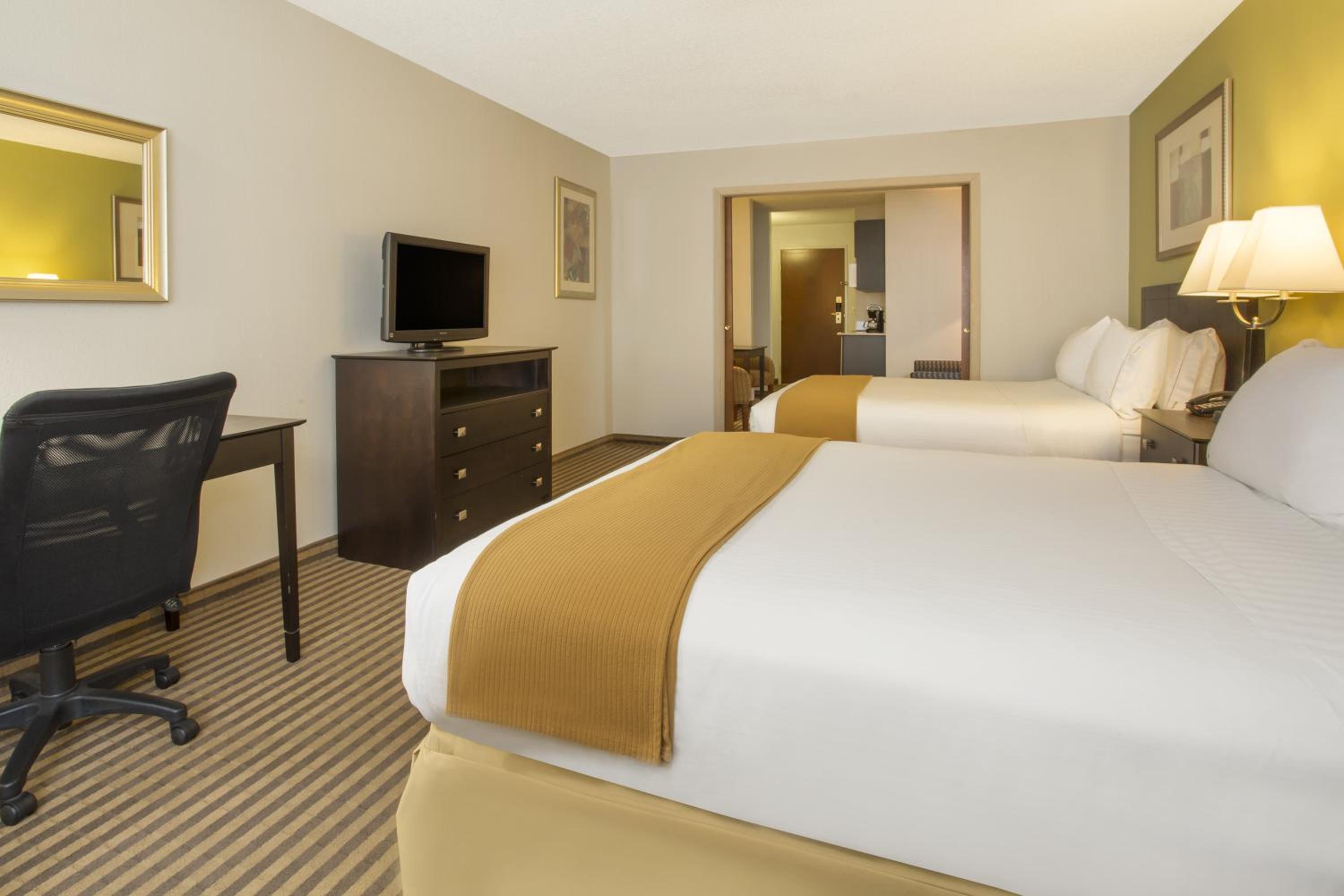 Suite, 2 Queen Beds