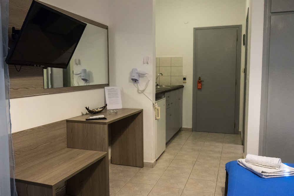 Polykratis Rooms 26/64