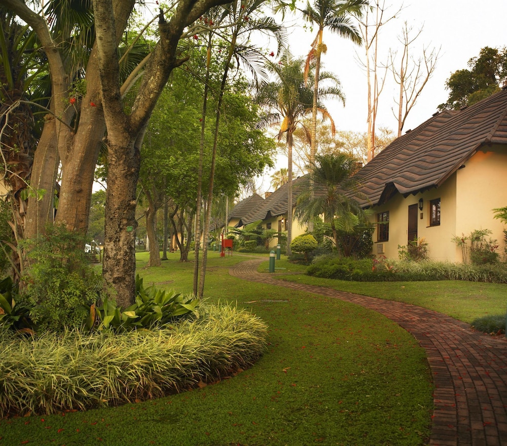 Sabi River Sun Resort 33/44