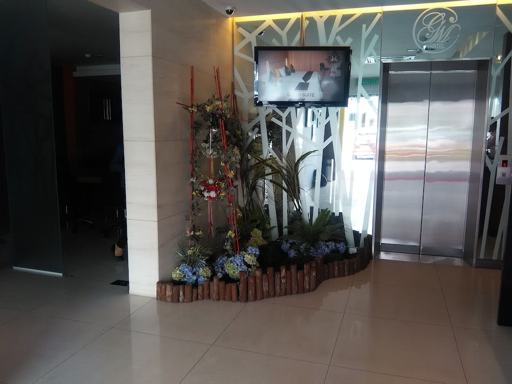 Grand Medallion Hotel 28/48
