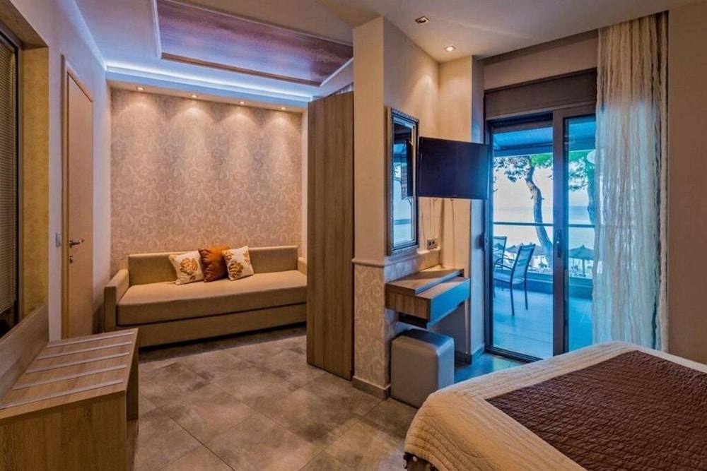 Flegra Beach Boutique Apartments 20/48