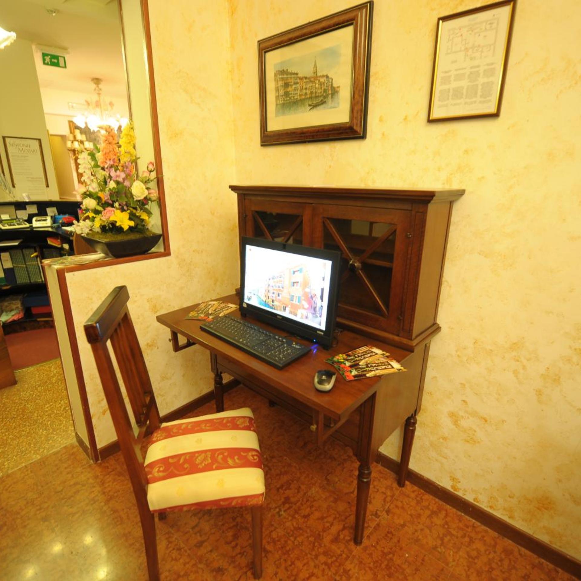 Hotel Mercurio 7/56