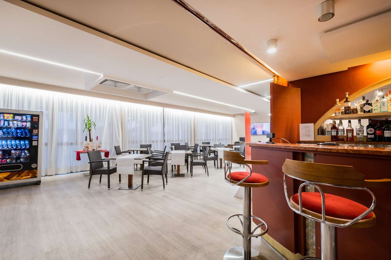restaurant cafeteria