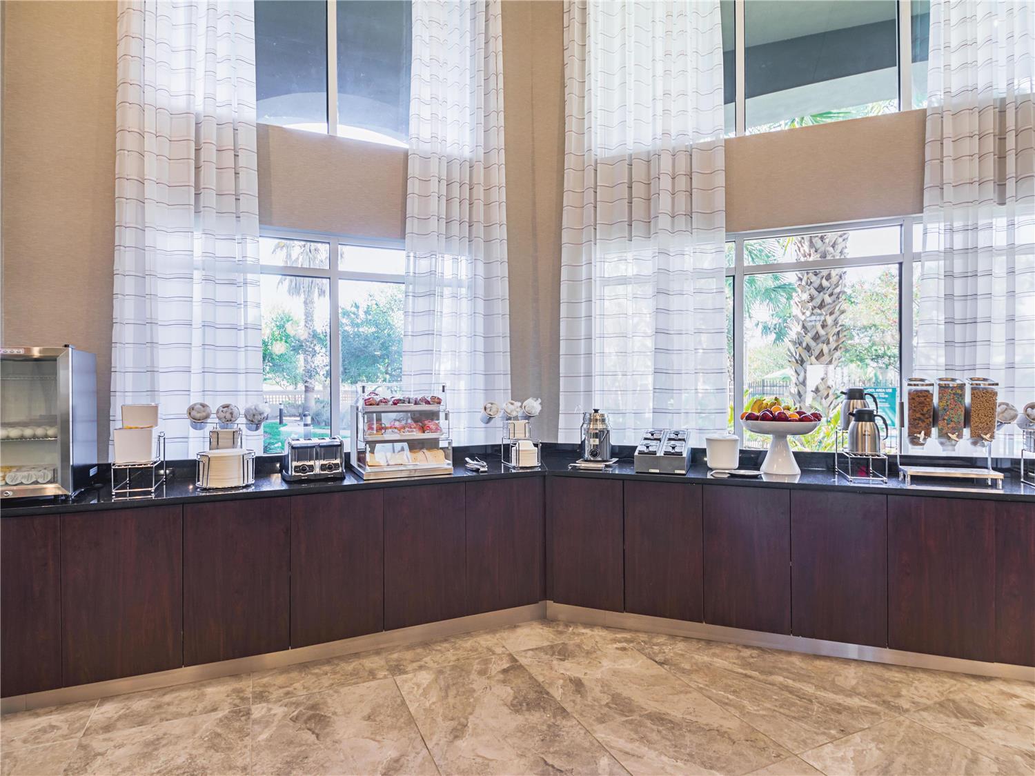 La Quinta Inn & Suites by Wyndham Austin Airport 5/46