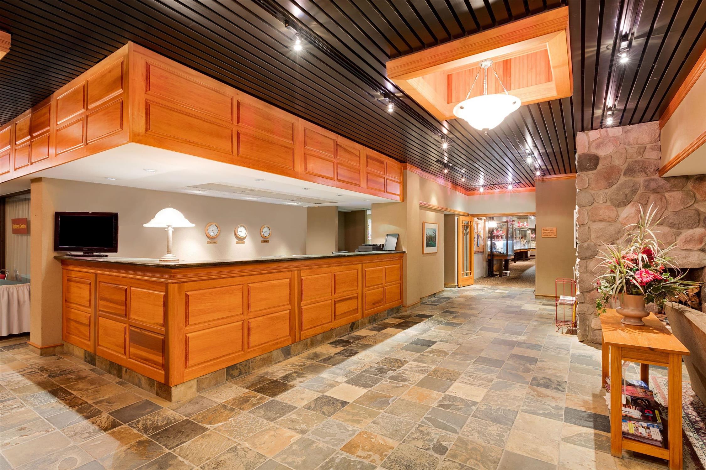 Ramada By Wyndham Pinewood Park Resort North Bay 1/24