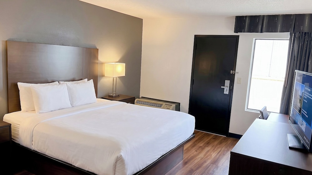 Clarion Pointe Charlotte 22/57