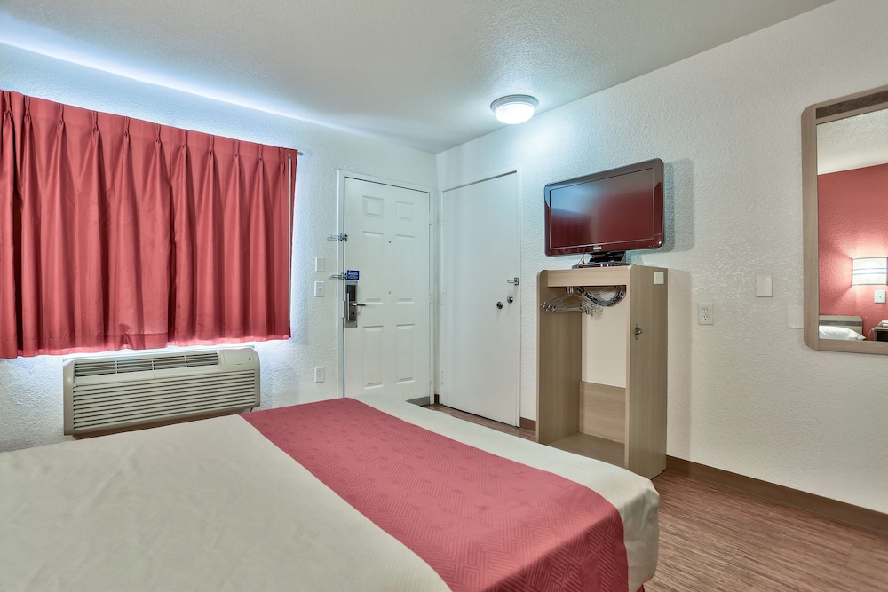 Motel6 Flagstaff, AZ - West - Woodland Village 21/50