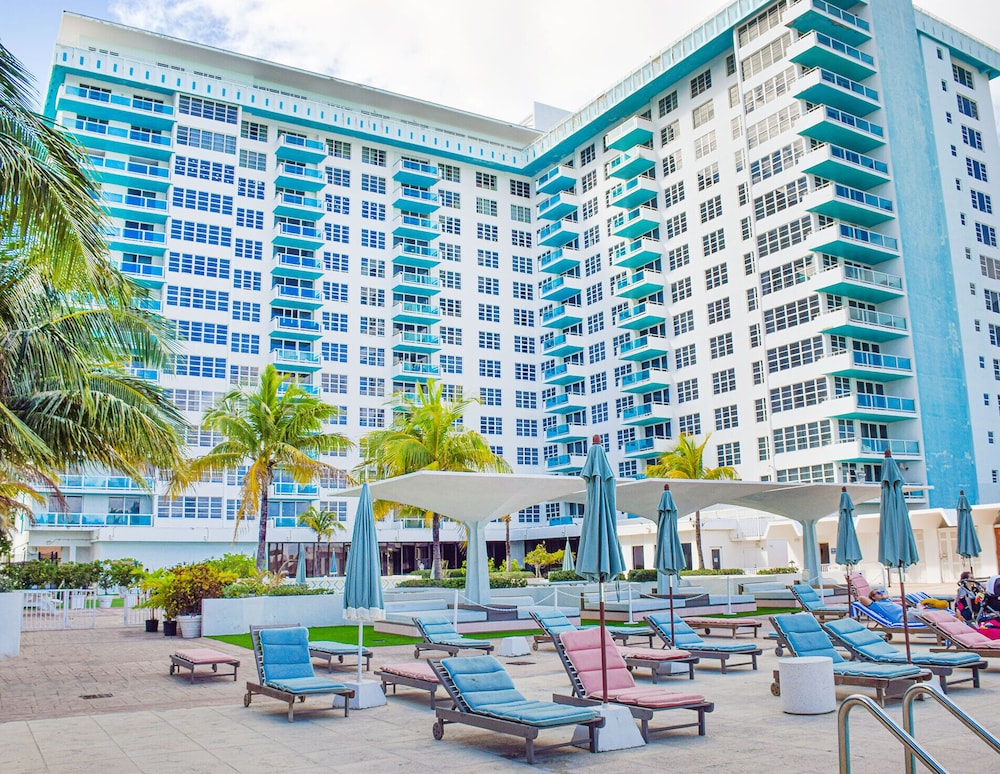 Seacoast Suites Hotel 67/75