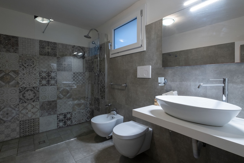 Ada Suites 57/62