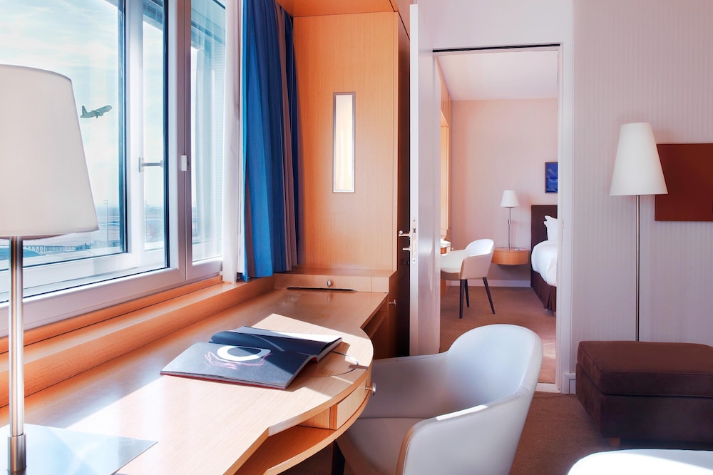 Sheraton Paris Charles de Gaulle Airport Hotel 7/33