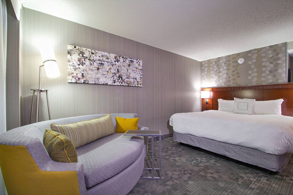 Courtyard By Marriott Blacksburg 5/39