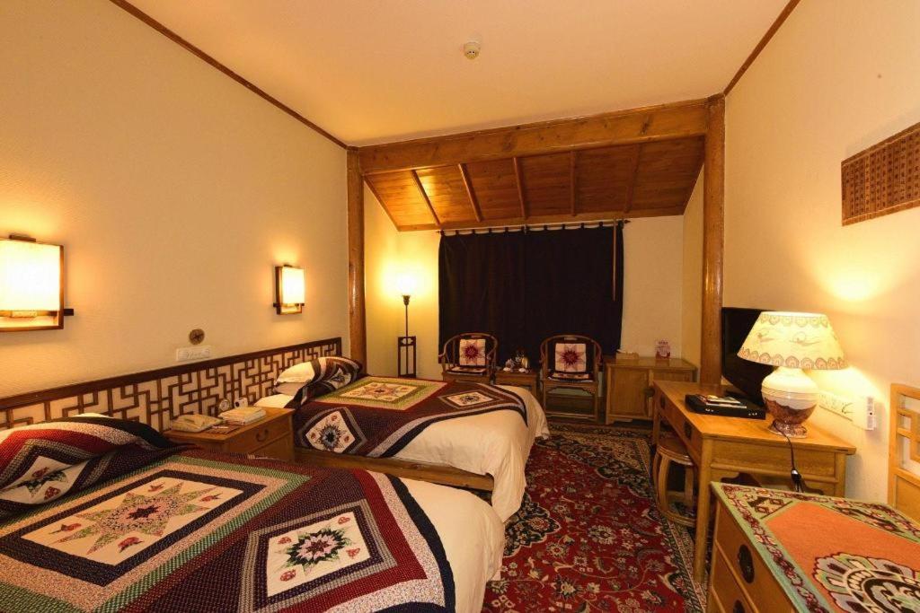 The Silk Road Dunhuang 16/49