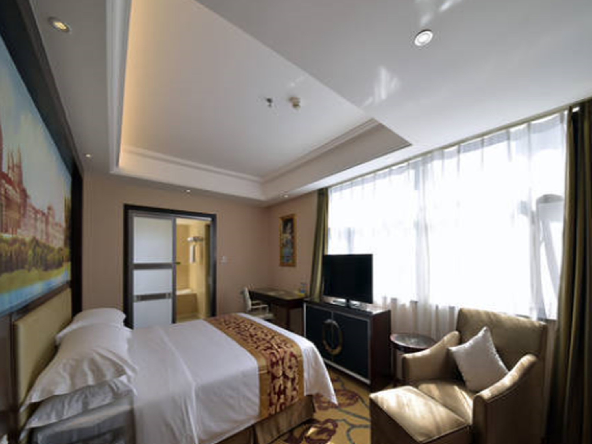 Vienna International Hotel (Zhumadian Huayuan Xuefu) 14/37