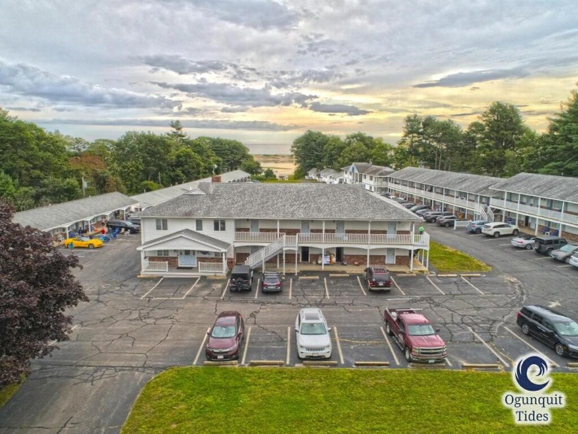 Colonial Village Resort 40/46