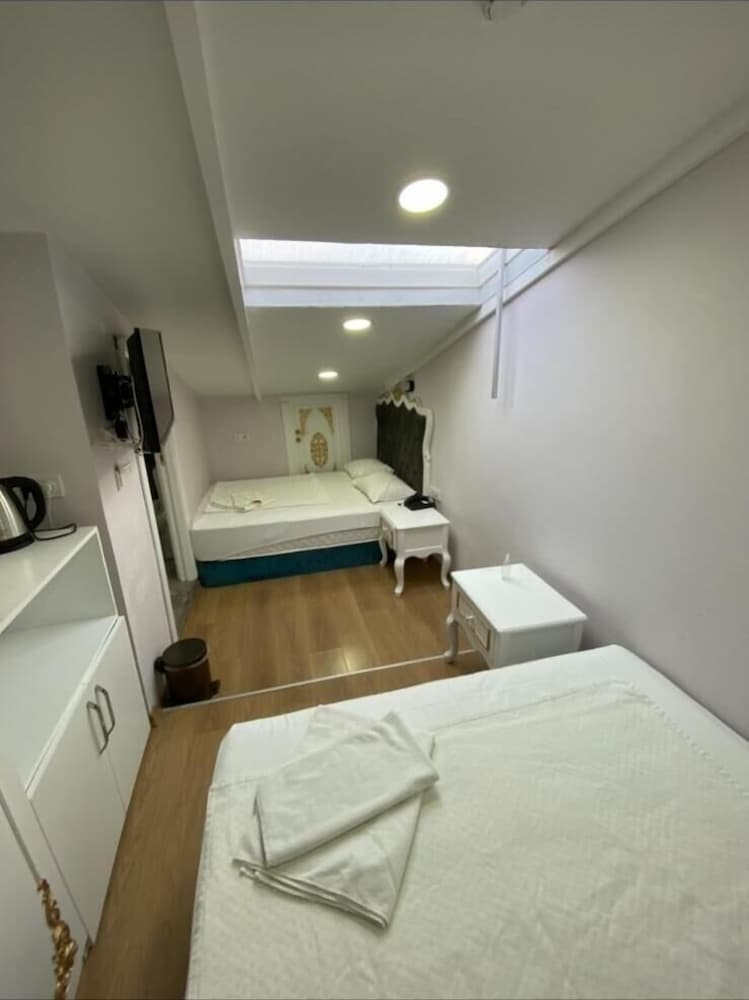 Hotel 1453 60/60