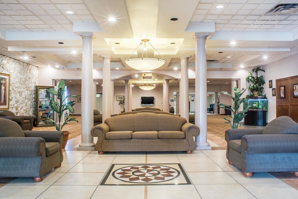 Quality Inn Suites Palm Island Indoor Waterpark 3/67
