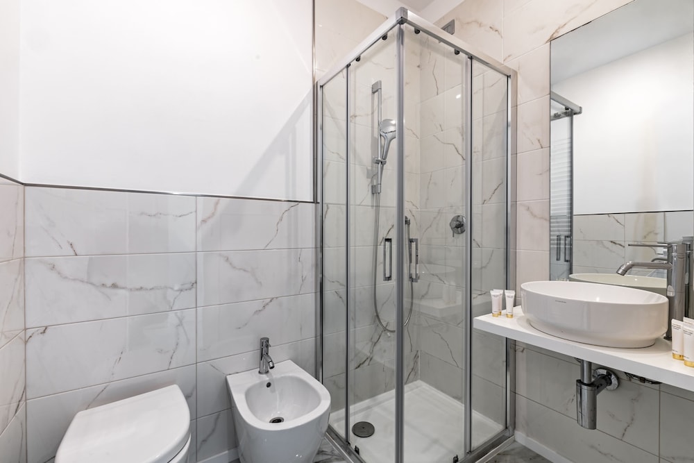 Sanremo Luxury Suites 47/50