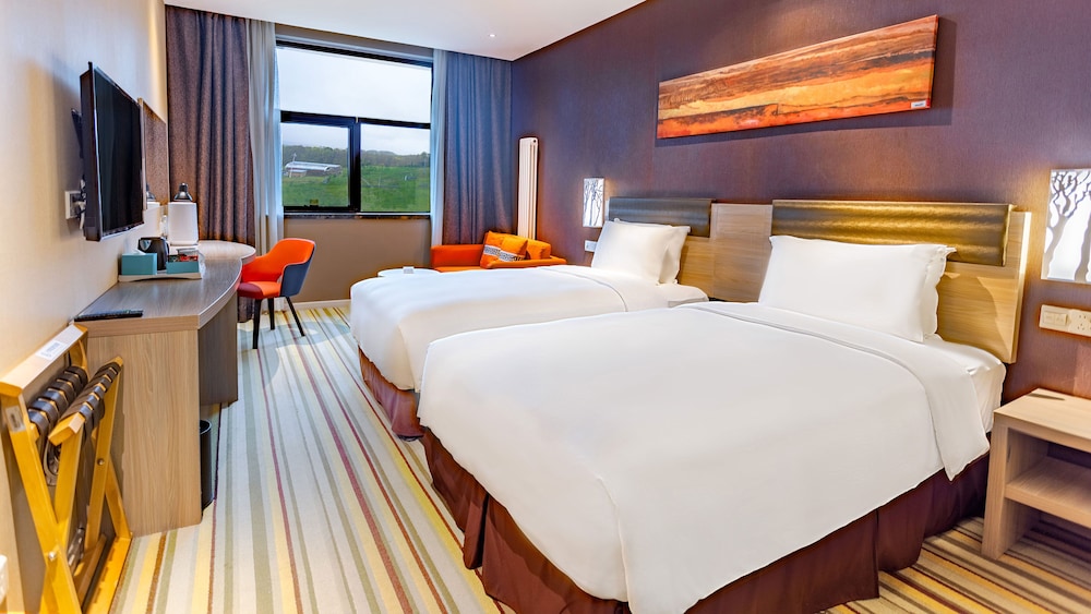 HOLIDAY INN EXPRESS CHANGBAISHAN 17/49