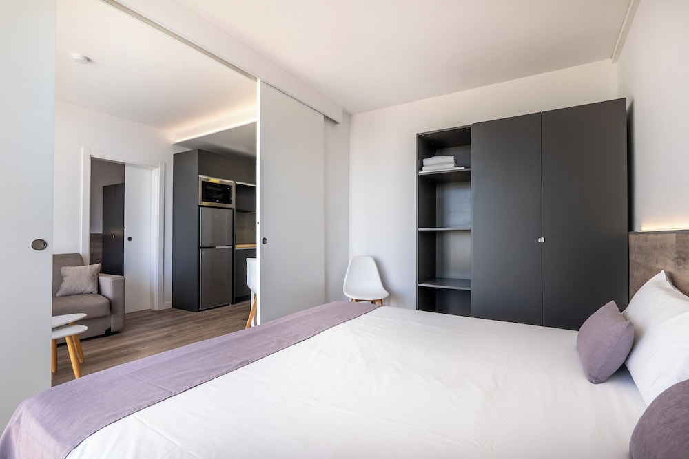 2 BEDROOMS, SUPERIOR, APARTMENT, 4 BEDS, SOFA, BALCONY