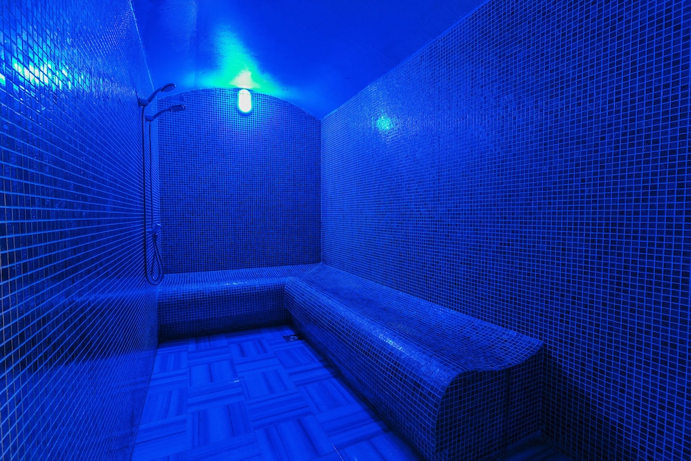 Atro Hotel 24/44