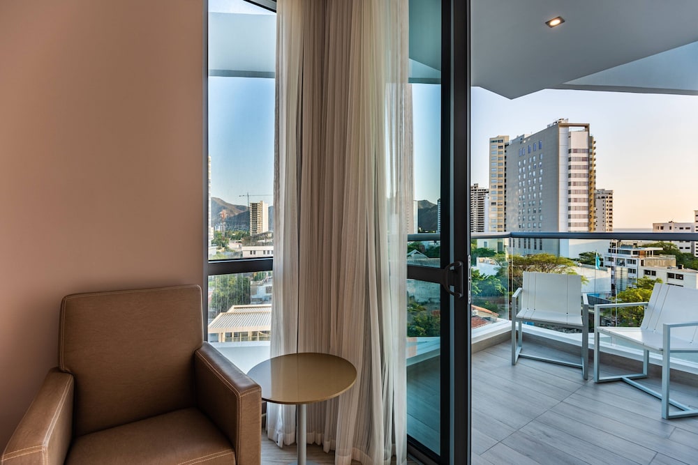 AC Hotel by Marriott Santa Marta 46/65