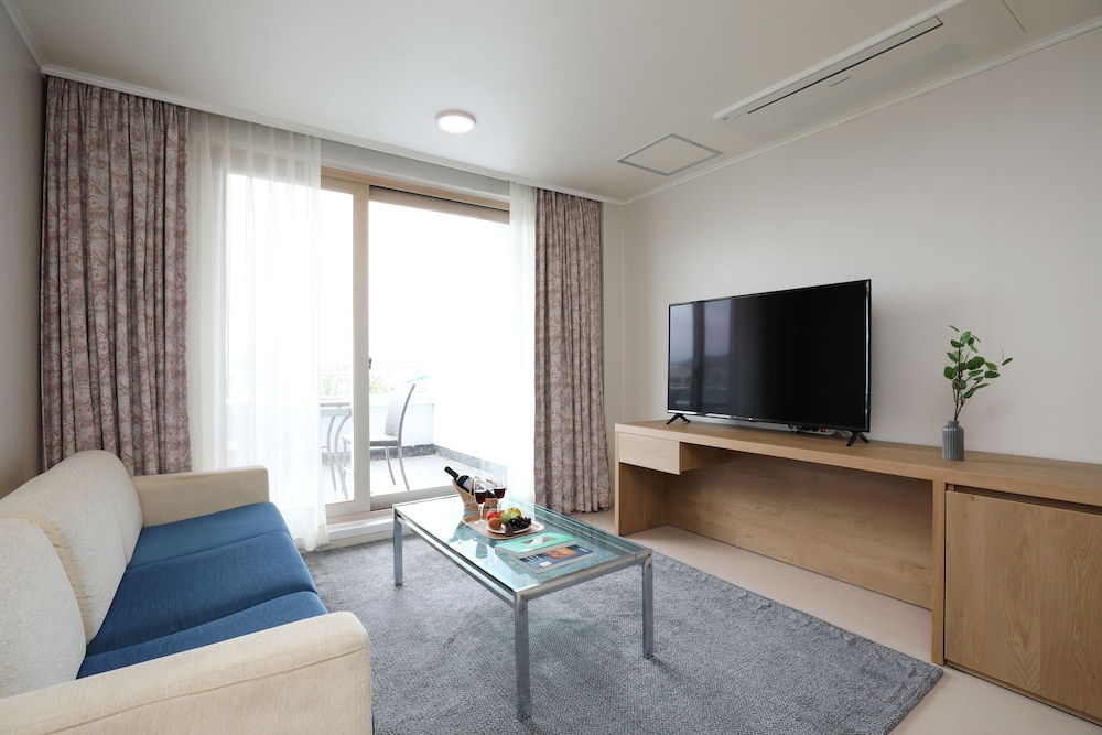 Bloom Hotel 32/53