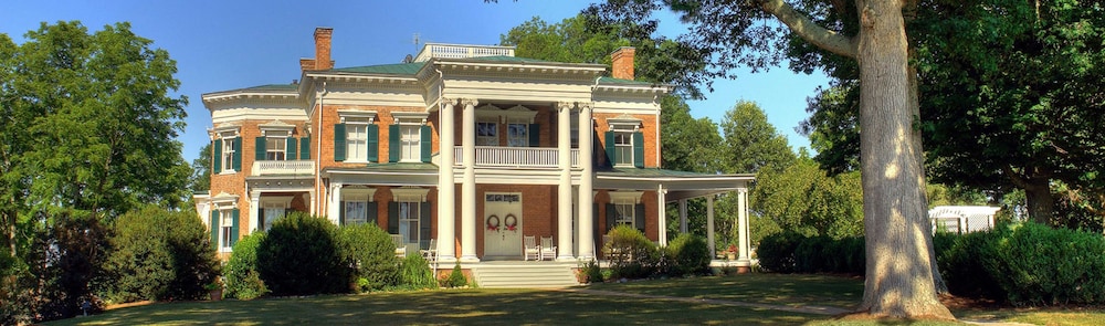 Rockwood Manor 2/71