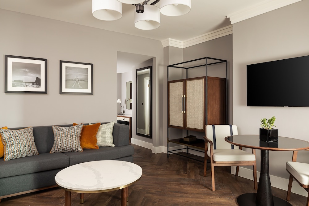 The Parkgate Hotel 32/46