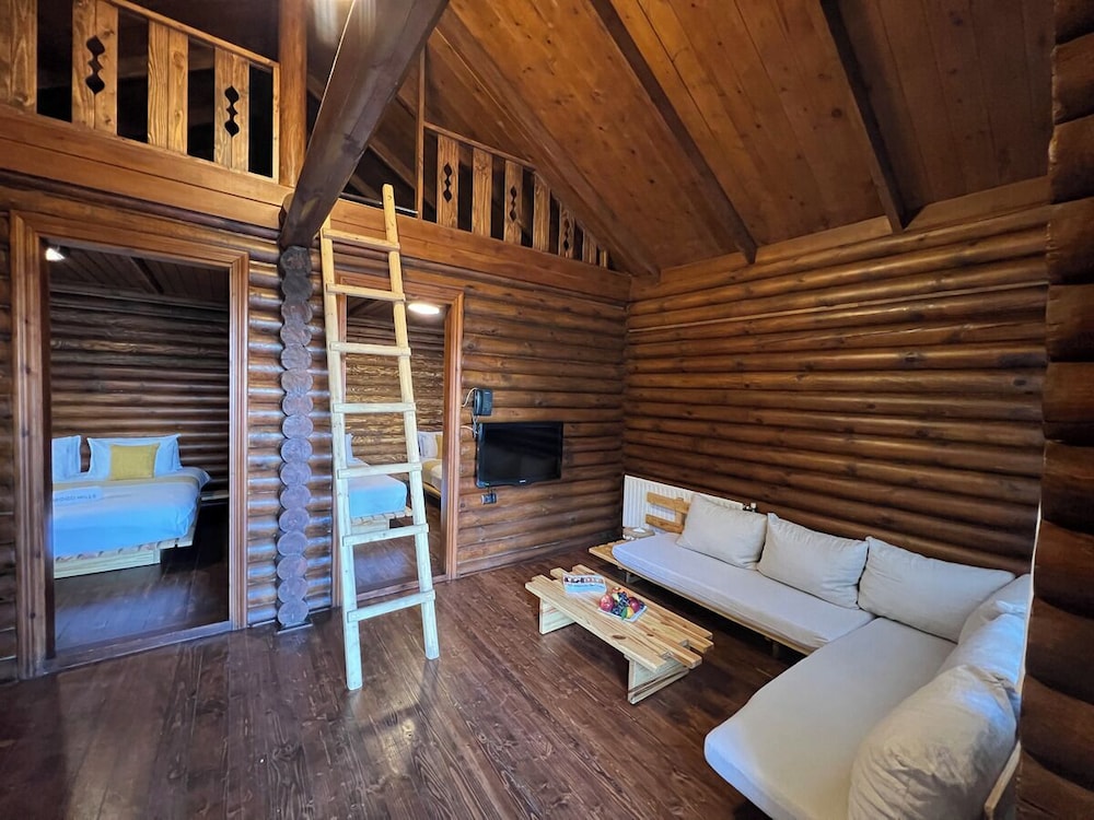 Wood Hills Hotel & Resort 45/66