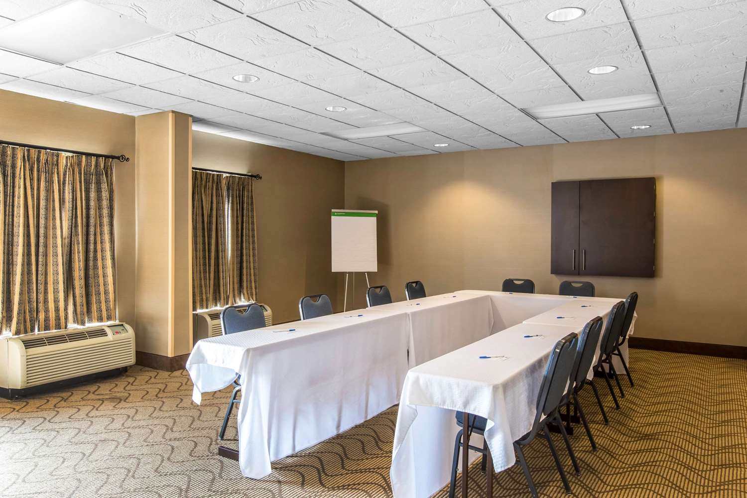 Comfort Inn and Suites Thomson 33/36