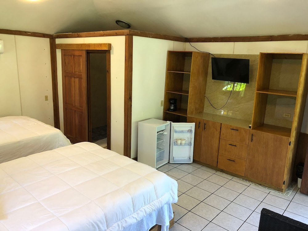 غرفة بسريرين مزدوجين بإطلالة على الحديقة، Coconut Tree West End 3/5