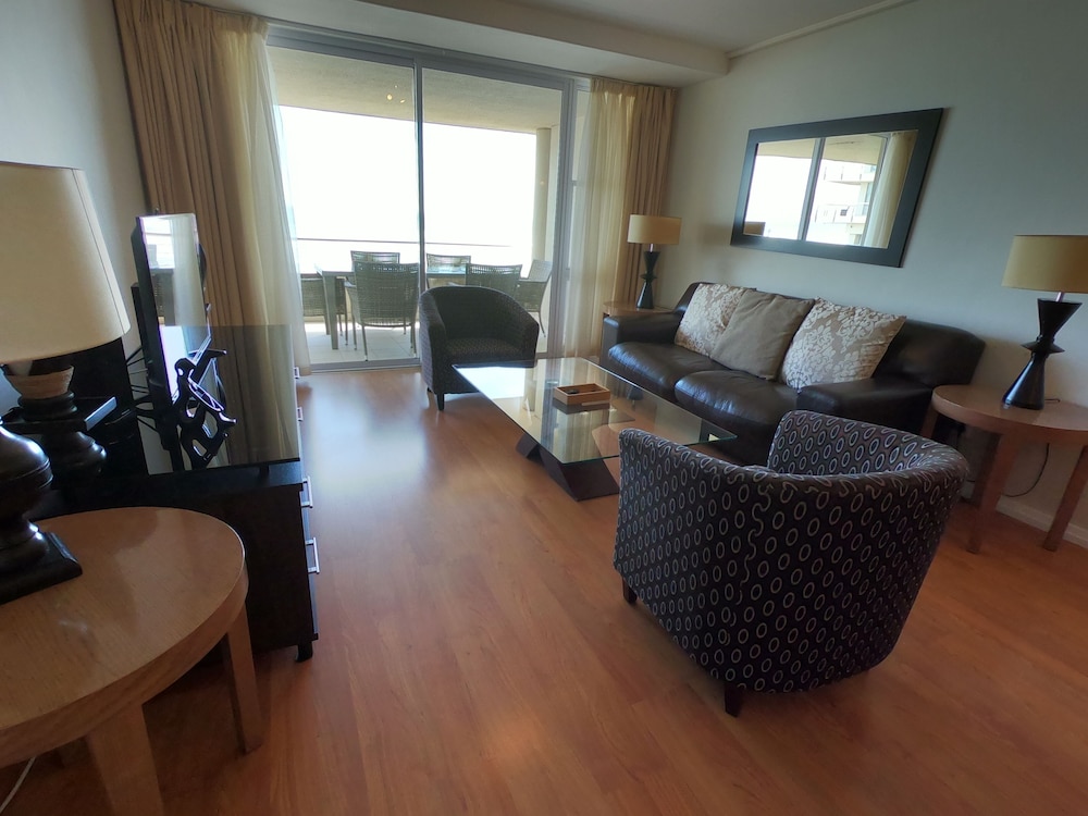 Luxury On The Beach Lagoon Beach 43/55