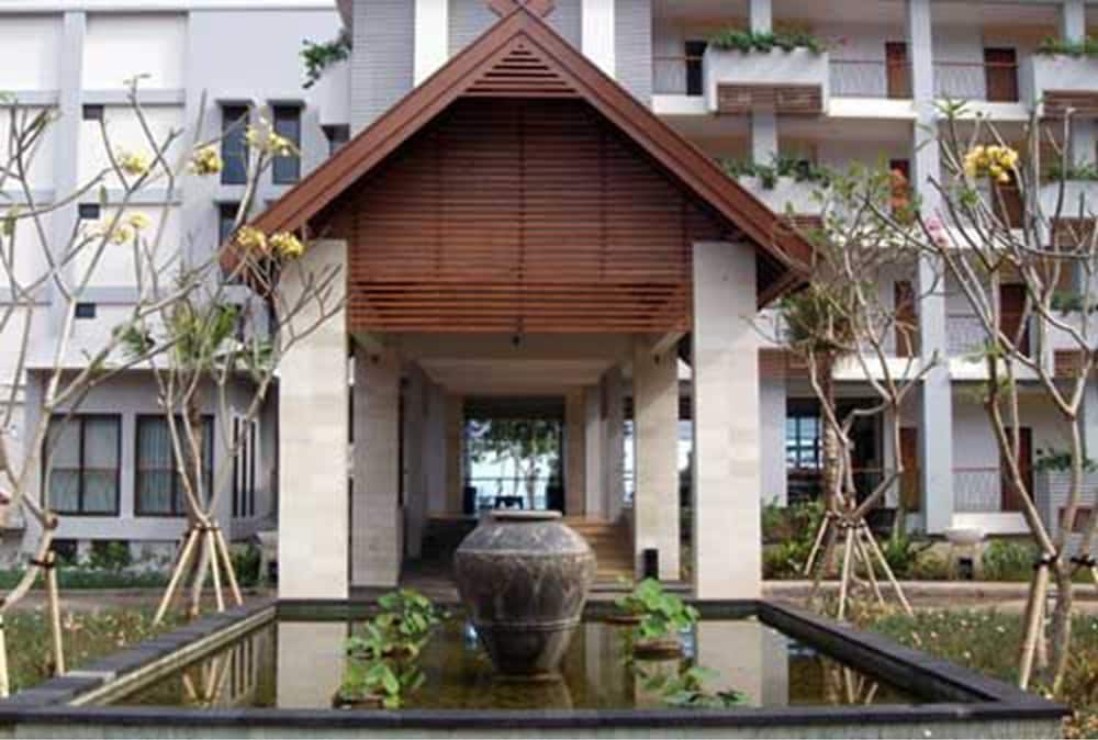 Bintang Flores Hotel 12/65