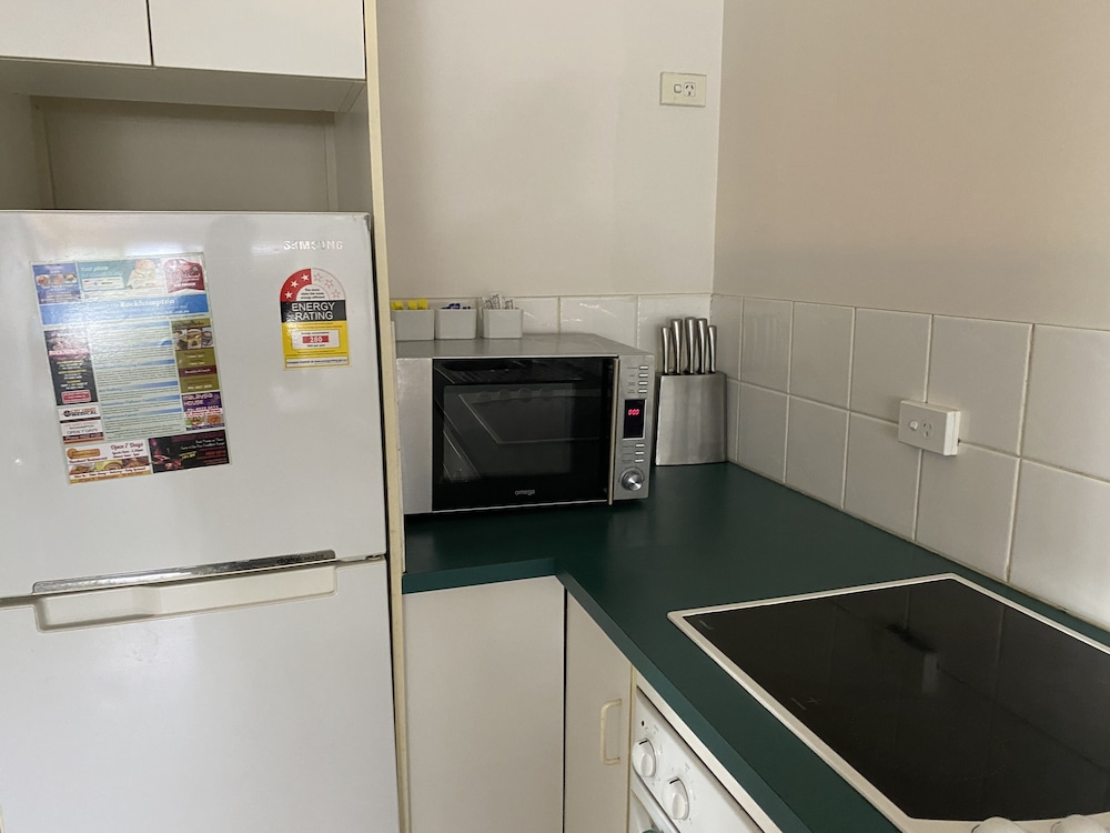 The Cosmopolitan Motel Serviced Apartments 35/48