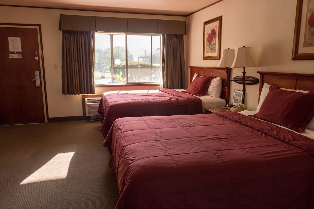 Western Holiday Lodge Three Rivers 30/41