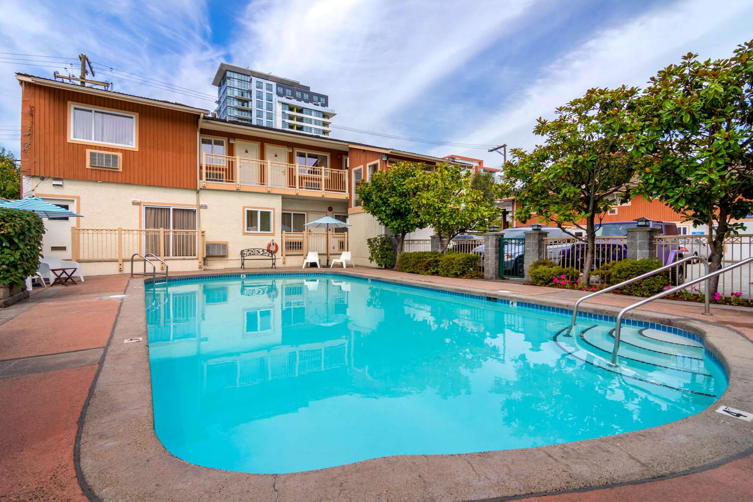 Econo Lodge Inn & Suites North Vancouver 6/52