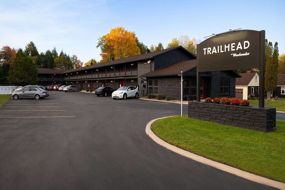 Trailhead by Weekender 23/31