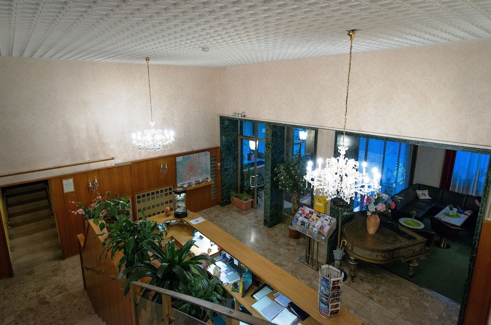 Mozart Hotel 41/60