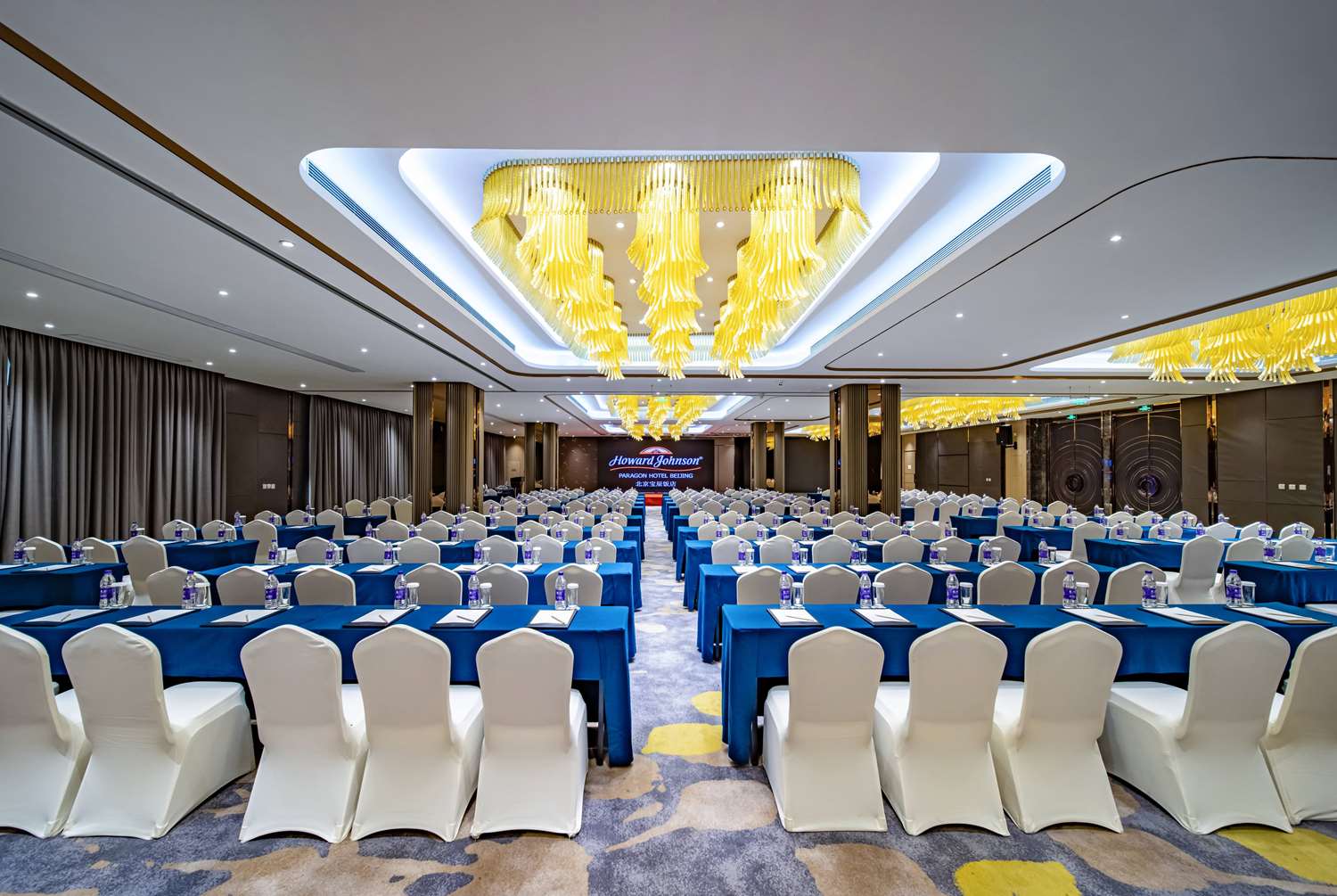 Howard Johnson by Wyndham Paragon Hotel Beijing 35/40