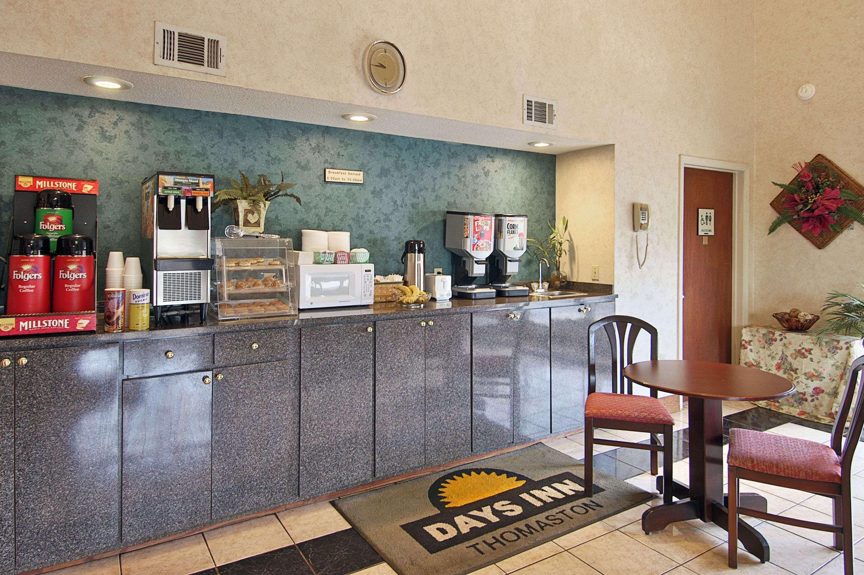 Days Inn By Wyndham Thomaston 4/22