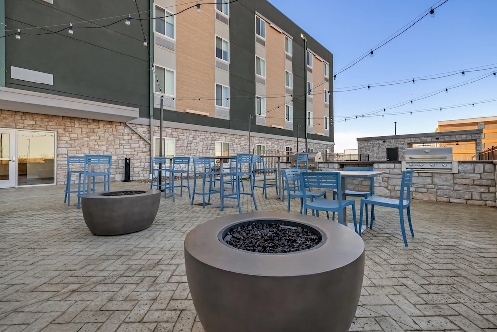 Everhome Suites Rochester Greece 46/50