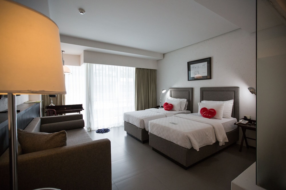 Sugar Palm Grand Hillside 17/50